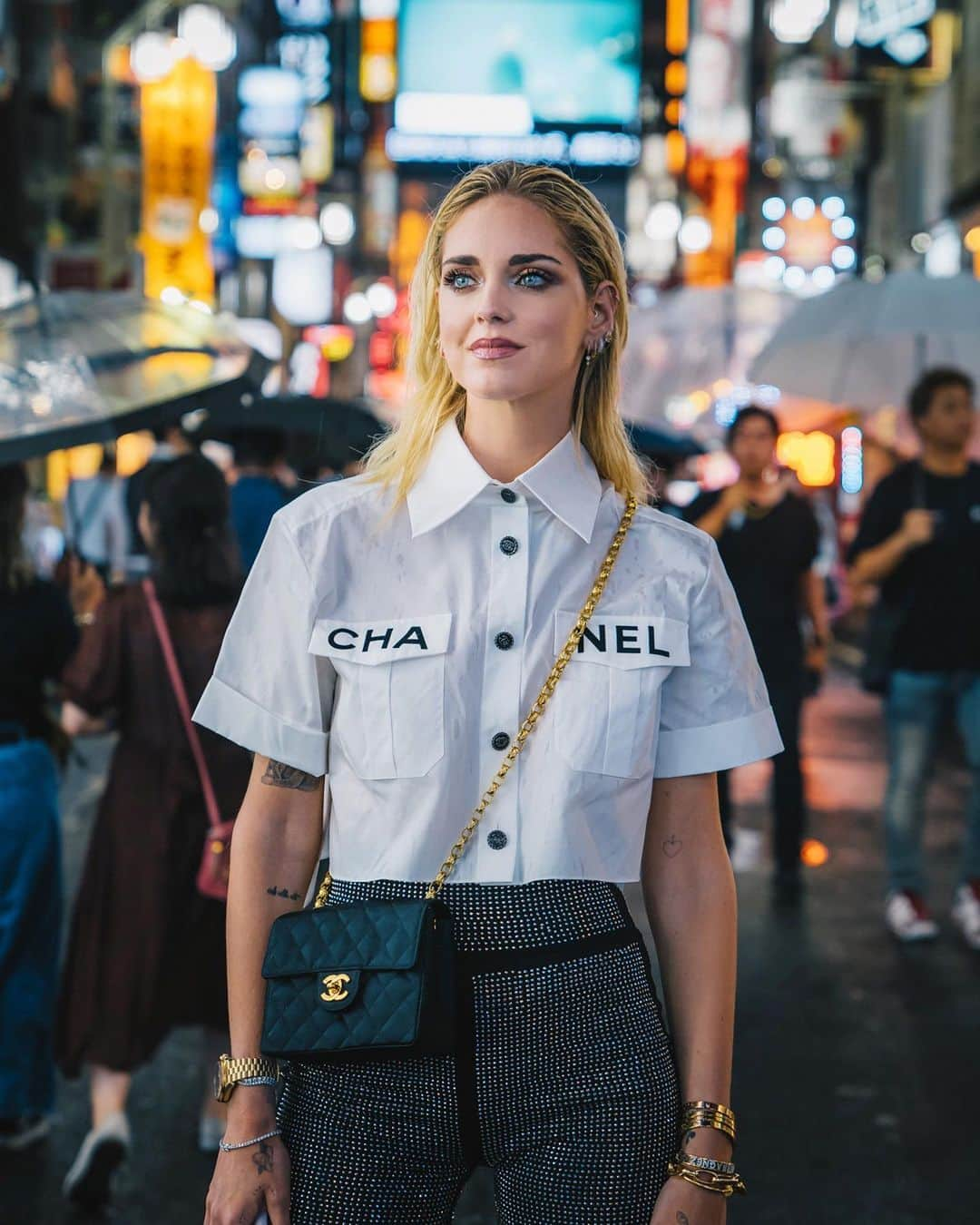 キアラ・フェラーニさんのインスタグラム写真 - (キアラ・フェラーニInstagram)「Shinjuku girl 🇯🇵 Pics by @_deepsky」7月16日 17時43分 - chiaraferragni