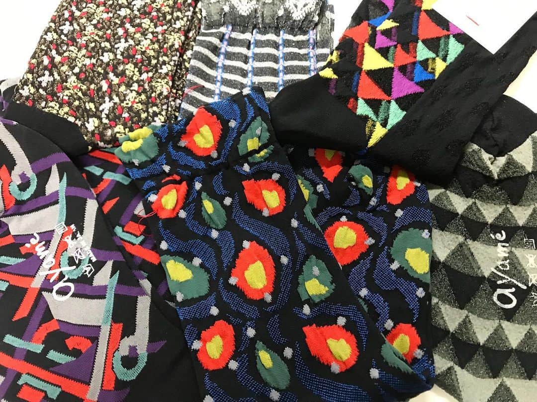 のインスタグラム：「Our online store do #worldwideshipping🌎 黒い靴下達🧦🧛🏿‍♂️🕶 #ayamesocks #ayamecolorpalette #sockstyle #くつした」