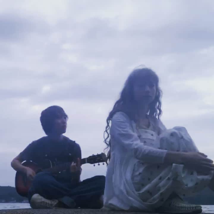 武井優心のインスタグラム：「女房と湖で歌いました #ForeverSummer」