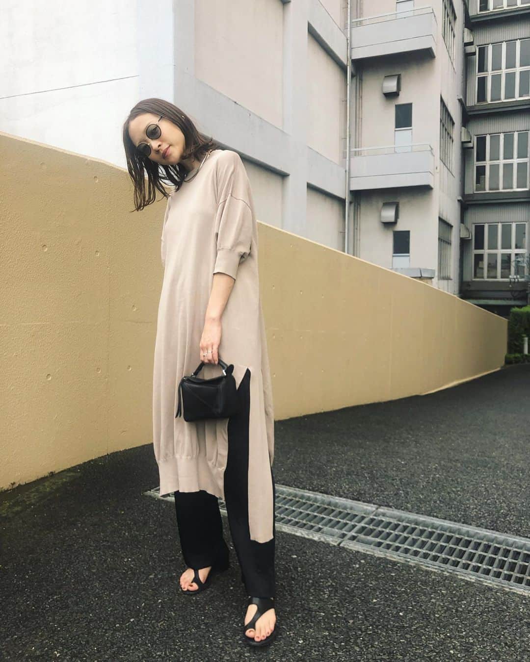 野尻美穂のインスタグラム：「雨も寒いのもジメジメももー飽きたよ！ #髪の毛の癖もひどくなるからいや☹️ #hyke #roku #loewe」