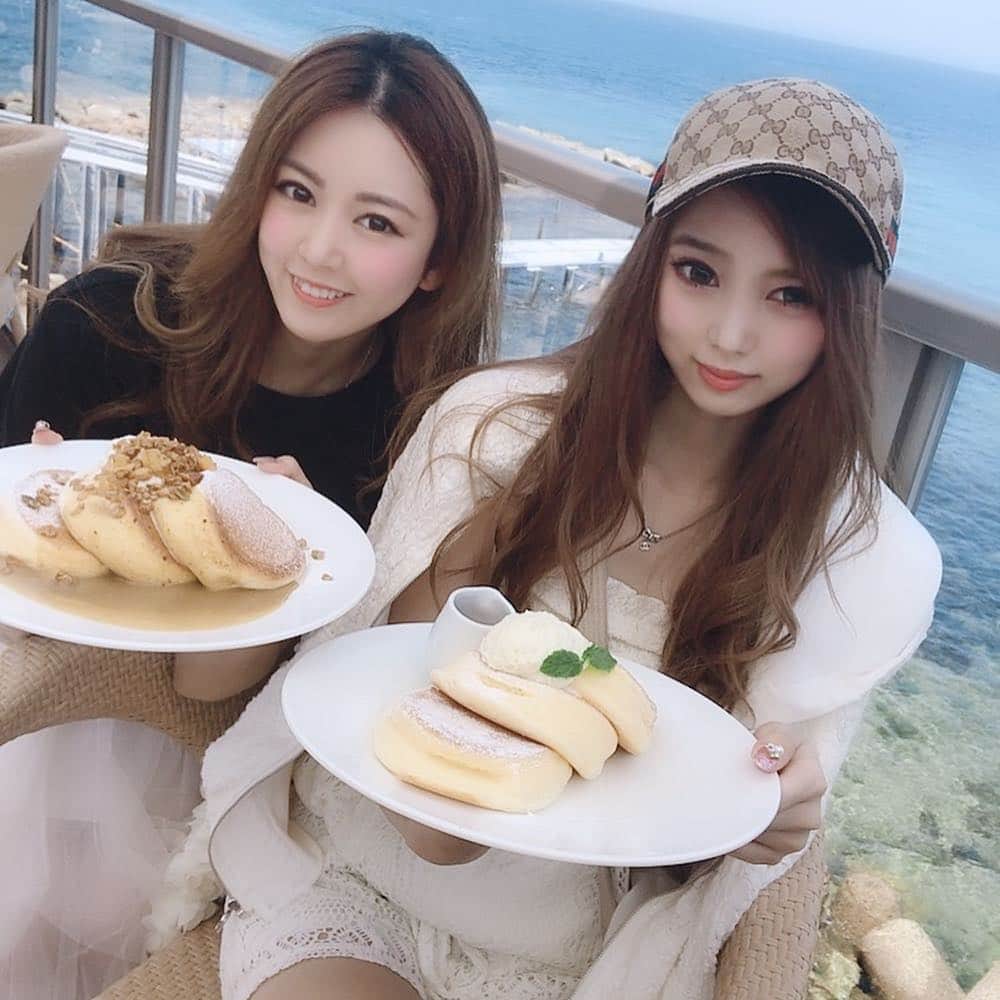嶋谷愛（あいちゅん）さんのインスタグラム写真 - (嶋谷愛（あいちゅん）Instagram)「. 念願の♥️ #淡路島 にOPENした #幸せのパンケーキ 🥺 ふわふわ。景色もやば。 . . . . #otd #japan #selfie  #osaka #日本 #tokyo #大阪 #東京 #渋谷 #make #fashion #instaFashion #l4l #flf #instalike #instalove #Follow4Follow #fff #awajishima #テラス #パンケーキ」7月16日 18時28分 - aichun_1649