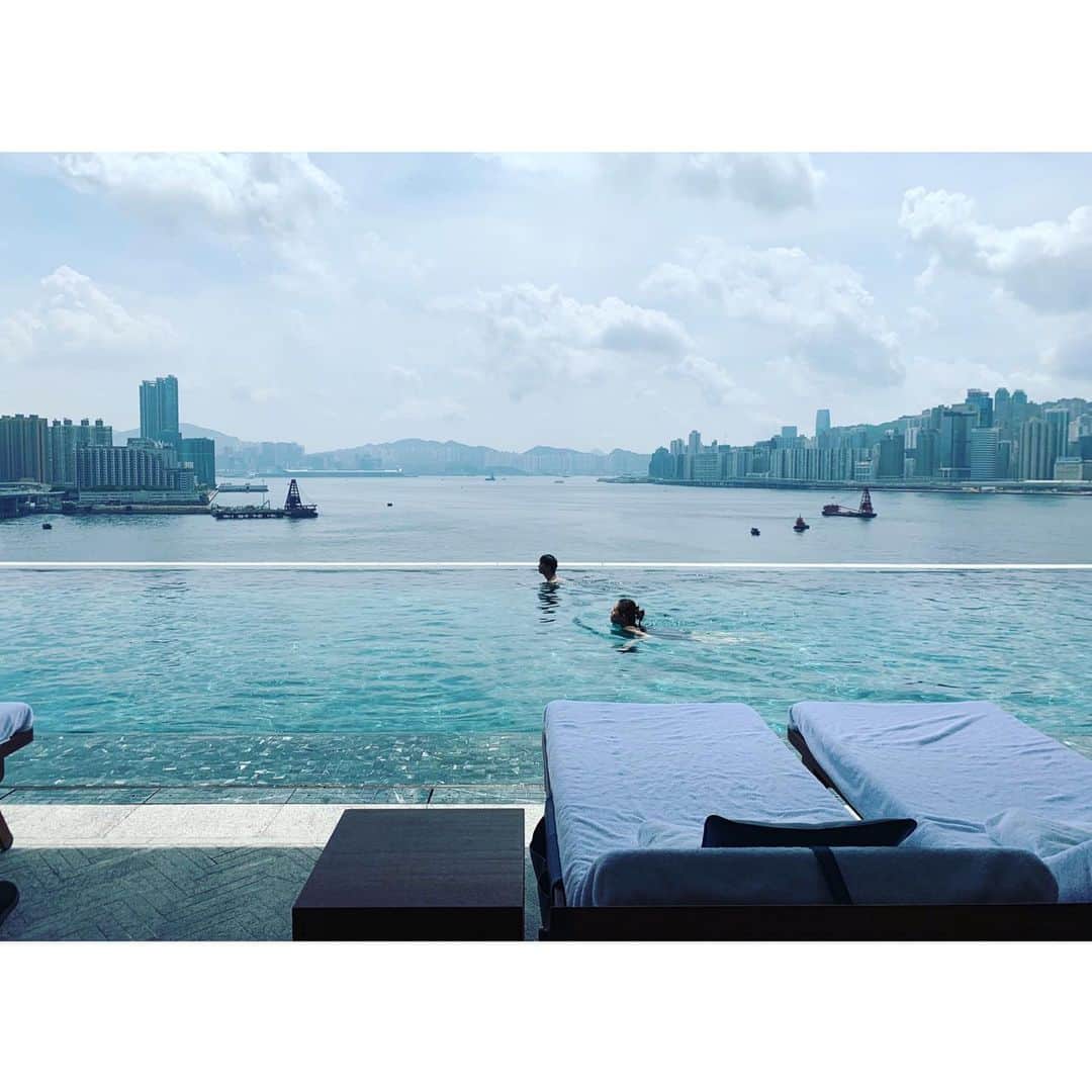HiRAO INCのインスタグラム：「. 香港特有のこの感じ いいよね  #rosewoodhotels」