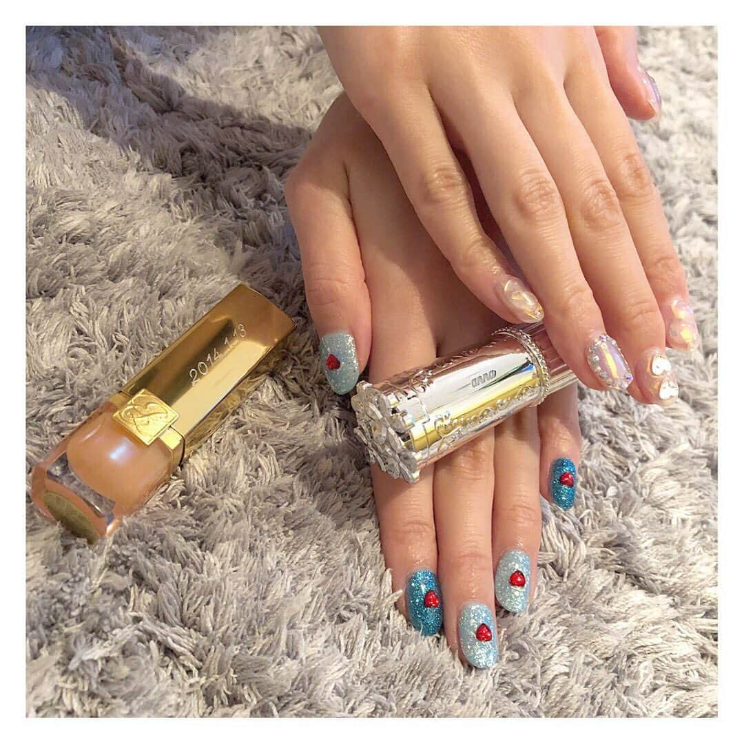 森杏奈さんのインスタグラム写真 - (森杏奈Instagram)「ㅤㅤㅤㅤㅤㅤㅤㅤㅤㅤㅤㅤㅤ ㅤㅤㅤㅤㅤㅤㅤㅤㅤㅤㅤㅤㅤ ネイル変えましたっ💅💗 ㅤㅤㅤㅤㅤㅤㅤㅤㅤㅤㅤㅤㅤ 夏っぽいかな？🌞🌴🌺✨ ㅤㅤㅤㅤㅤㅤㅤㅤㅤㅤㅤㅤㅤ 私の楽しみのひとつ🥳 手元見る度に嬉しくなるけど、 男性は特に理解し難いですよね(笑) ㅤㅤㅤㅤㅤㅤㅤㅤㅤㅤㅤㅤㅤ #ネイル #nail #ニューネイル #newnail ㅤㅤㅤㅤㅤㅤㅤㅤㅤㅤㅤㅤㅤ」7月16日 19時03分 - _morianna