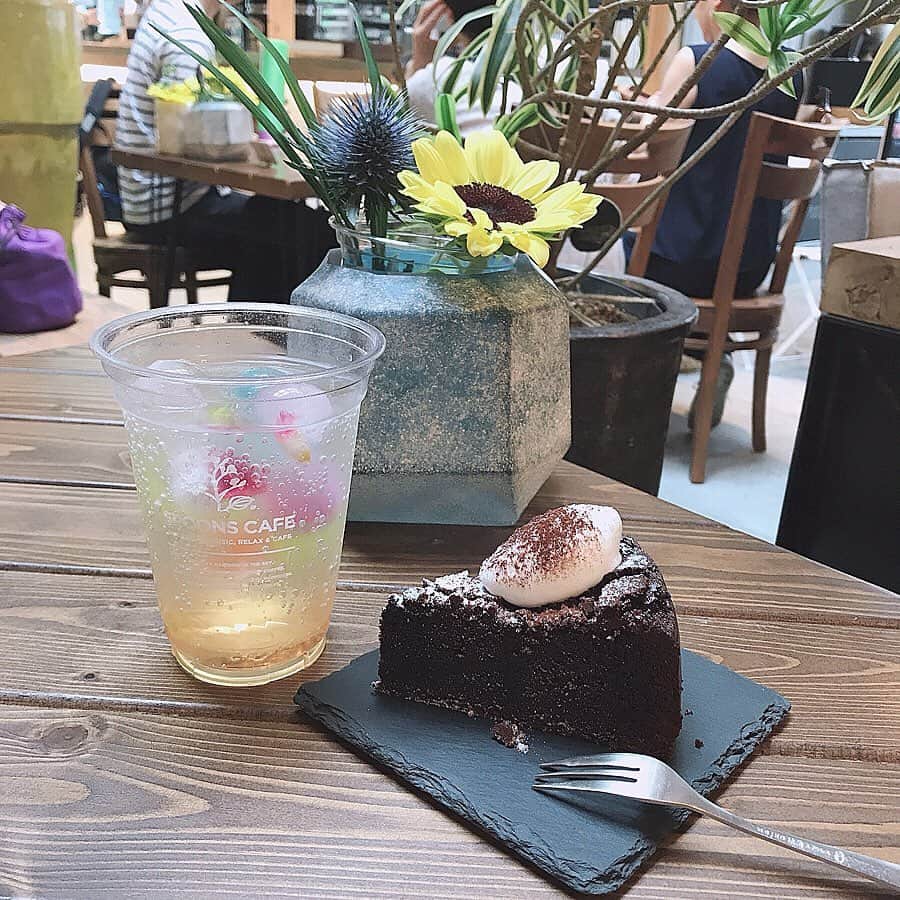 小山莉奈のグルメインスタ