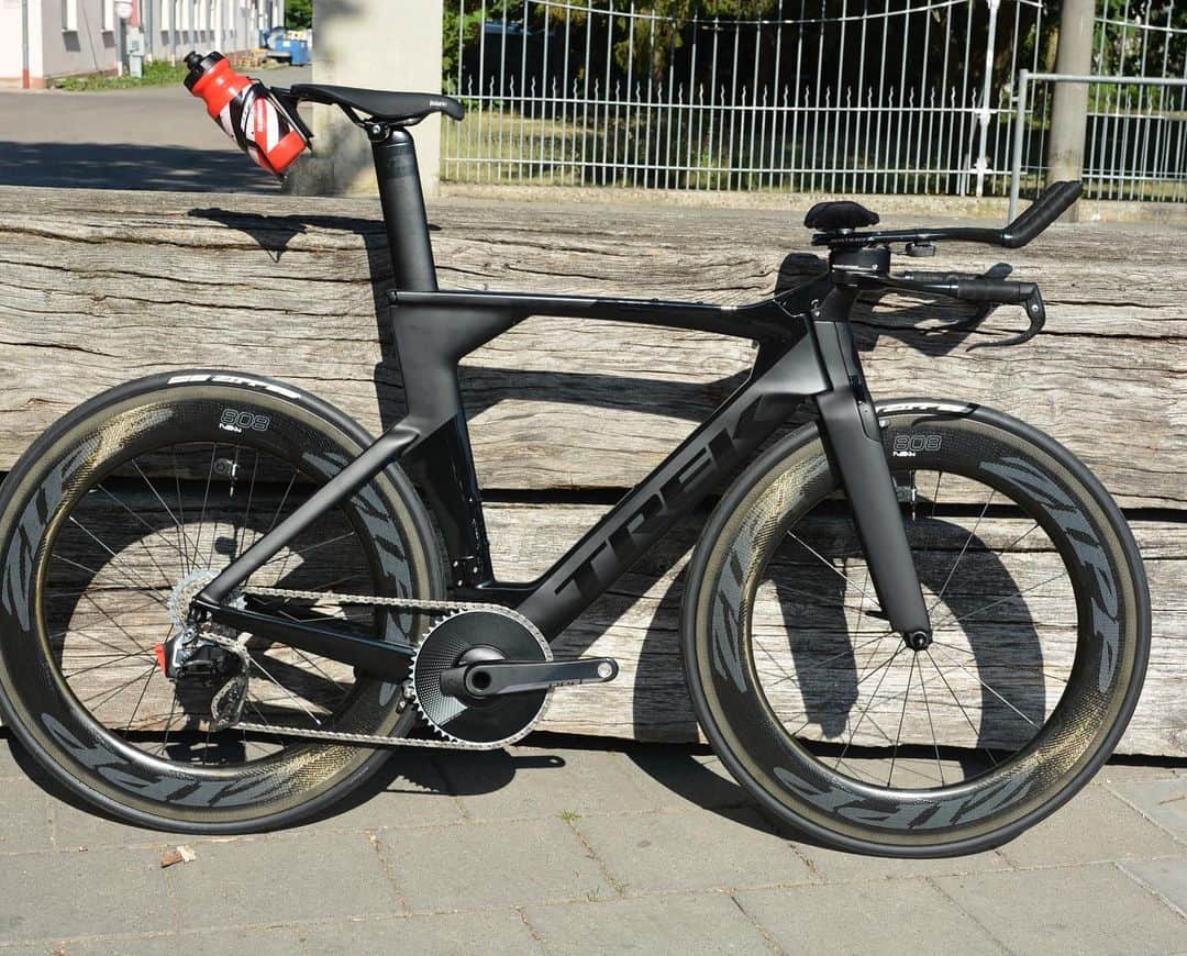 Zipp Speed Weaponryさんのインスタグラム写真 - (Zipp Speed WeaponryInstagram)「Here’s a tubeless #ZippSpeed setup for tri with @quarq TyreWiz.  Learn more about this bike in profile link.」7月16日 19時27分 - zippspeed
