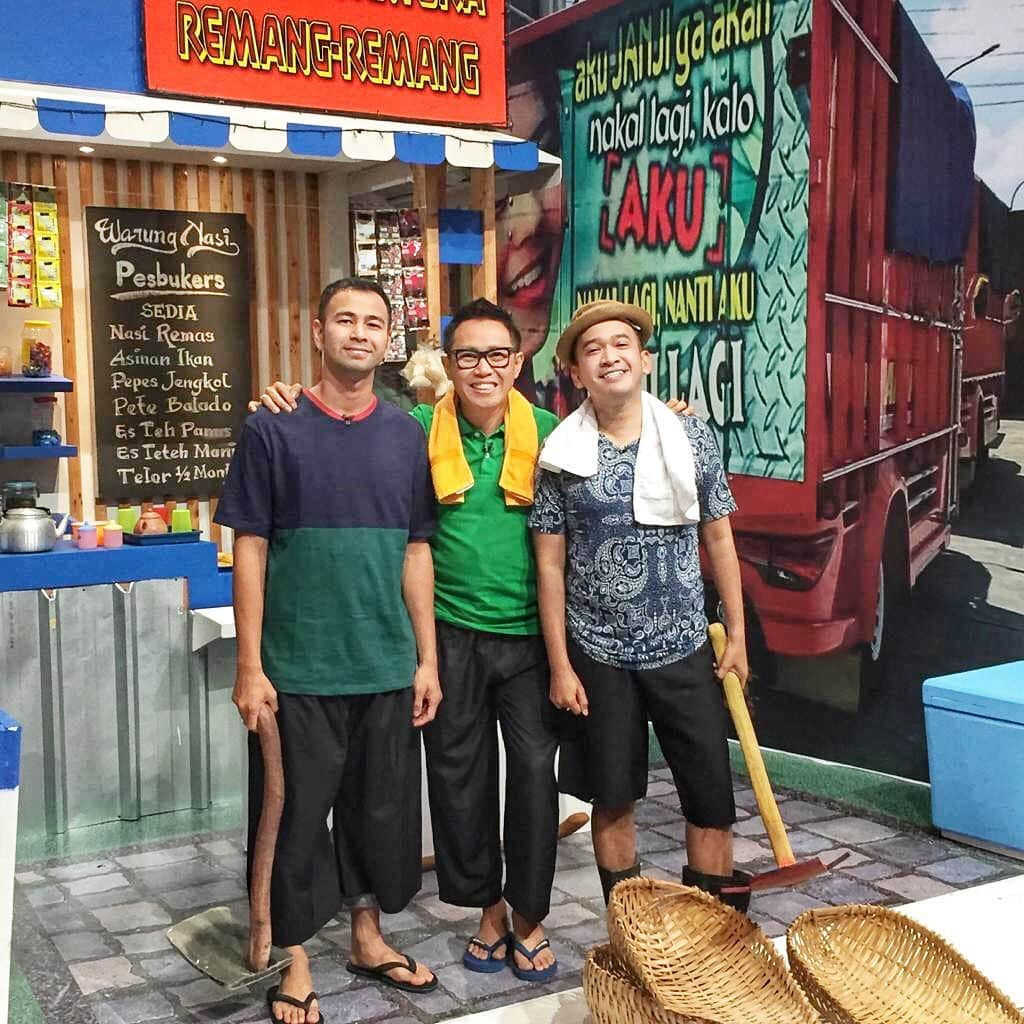 Raffi Ahmadさんのインスタグラム写真 - (Raffi AhmadInstagram)「Trio Kwik Kwik 😇⭐️🤣❤️🤗 Nonton Pesbukers yaaaa 🙏」7月16日 19時34分 - raffinagita1717