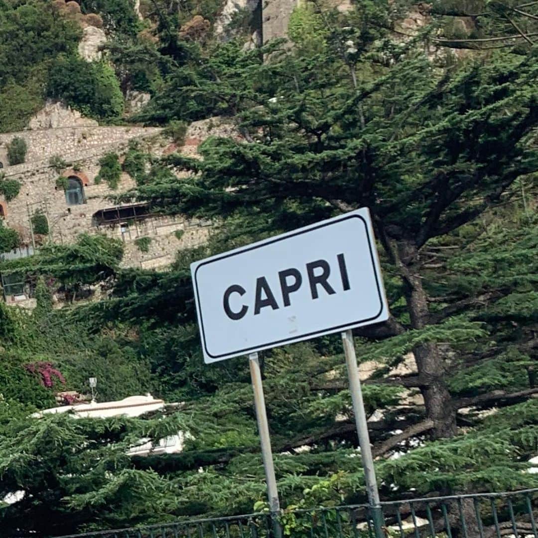 ジェイミー・キャラガーさんのインスタグラム写真 - (ジェイミー・キャラガーInstagram)「#capri 🇮🇹👌🏻」7月16日 19時49分 - 23_carra