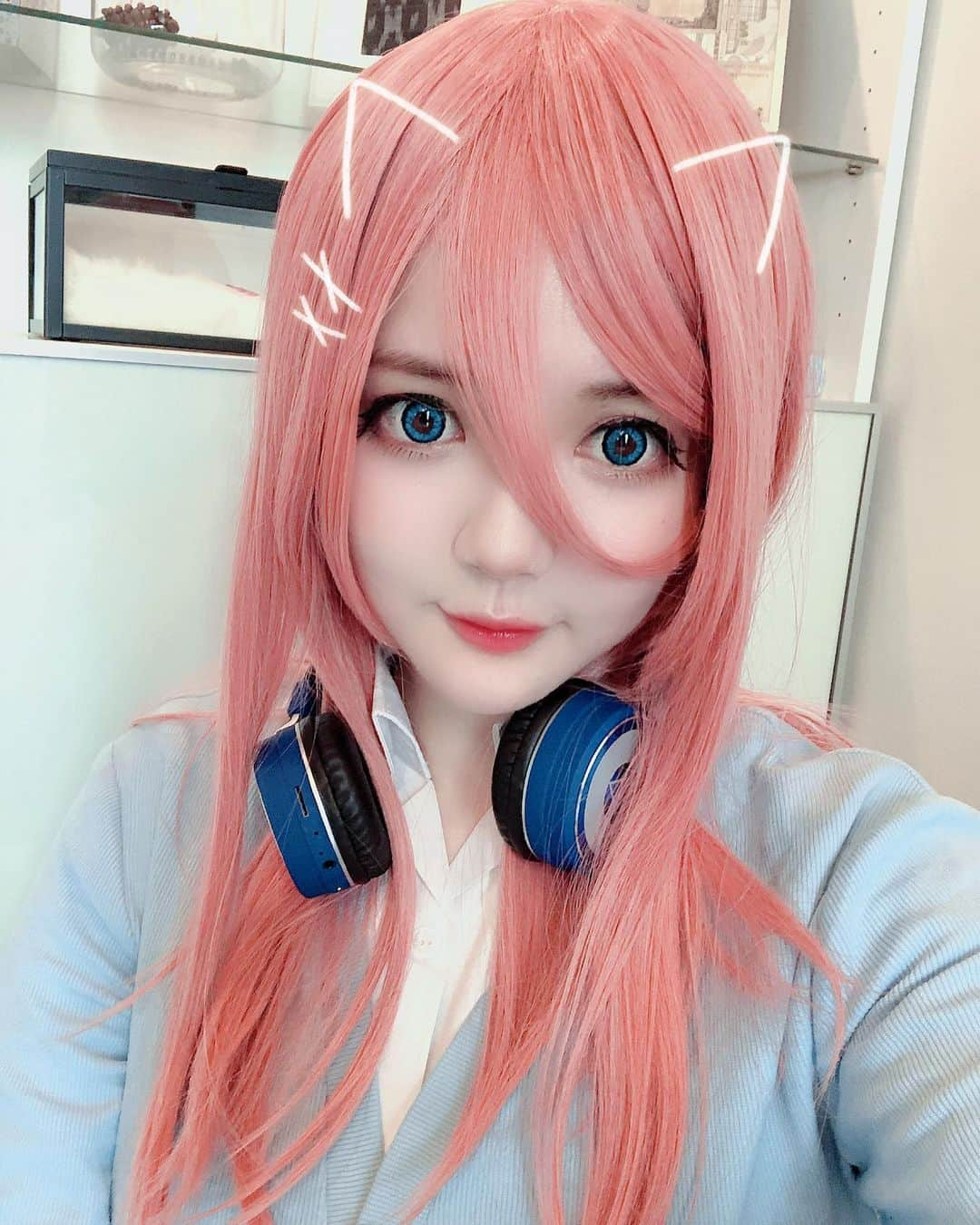 YingTzeさんのインスタグラム写真 - (YingTzeInstagram)「Today’s Photoshoot: Third Sister , Miku Nakano ❤️✨ Her hairstyle is so hard to do ! 😂 _ How’s everyone? This week is another busy week for me because I have two videos to shoot , two cosplay shoots and one event to attend . 😂💦 I’m really grateful for job opportunities though. Do you love your job ? _ #blessed #yingtze #quintessentialquintuplets #gotoubunnohanayome #mikunakano #nakanomiku #headphones #cosplaygirls #cosplaymalaysia」7月16日 19時51分 - yingtze