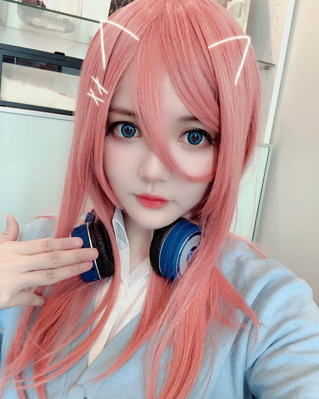 YingTzeさんのインスタグラム写真 - (YingTzeInstagram)「Today’s Photoshoot: Third Sister , Miku Nakano ❤️✨ Her hairstyle is so hard to do ! 😂 _ How’s everyone? This week is another busy week for me because I have two videos to shoot , two cosplay shoots and one event to attend . 😂💦 I’m really grateful for job opportunities though. Do you love your job ? _ #blessed #yingtze #quintessentialquintuplets #gotoubunnohanayome #mikunakano #nakanomiku #headphones #cosplaygirls #cosplaymalaysia」7月16日 19時51分 - yingtze