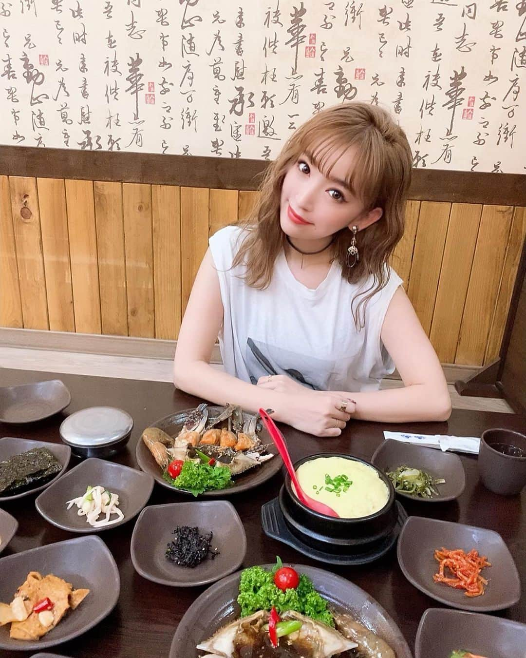 杉山佳那恵さんのインスタグラム写真 - (杉山佳那恵Instagram)「あんにょーん🧡 ・ 今日は大好きすぎるカンジャンケジャンを食べに行ってきたよ(๑˃̵ᴗ˂̵) ・ 明洞のハムチョってお店で めっちゃ美味しかったー🧡 ・ 韓国はめちゃくちゃ暑いです🌞✨ ・ ・ #korea#韓国#仕事#今日もお疲れ#カンジャンケジャン#大好き#fashion#bloomin#한국#팔로우#셀카#셀피#셀스타그램#훈스타그램#얼스타그램#메이크#메이크업#뷰스타그램#알라뷰」7月16日 19時53分 - kanaxxy_0421