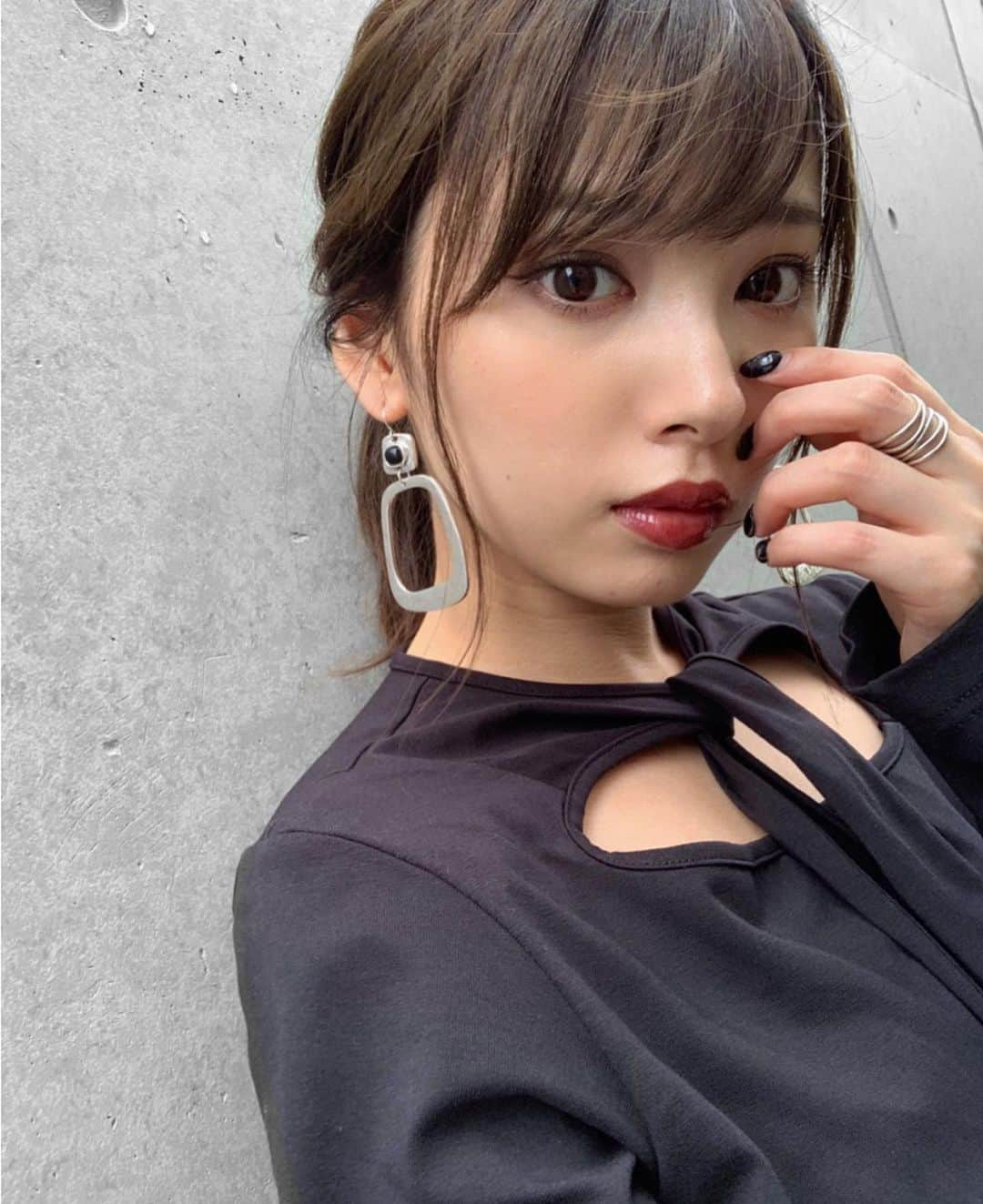 谷川菜奈さんのインスタグラム写真 - (谷川菜奈Instagram)「outfit.❤︎ @soduk_official 長袖ver.もゲット✌︎👦🏼 そして @leannofficial のレザースクエアバッグ☺︎ 3wayだよ❤︎お気に入り☺︎ リップはさっき載せたリップだよ👄 #soduk #LEANN#leannofficial #リーン」7月16日 19時54分 - pechi.130