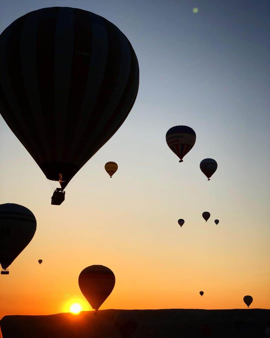 マヘル・ザインさんのインスタグラム写真 - (マヘル・ザインInstagram)「#sunrise #nevşehir #cappadocia 🌄🥰」7月17日 1時29分 - maherzainofficial