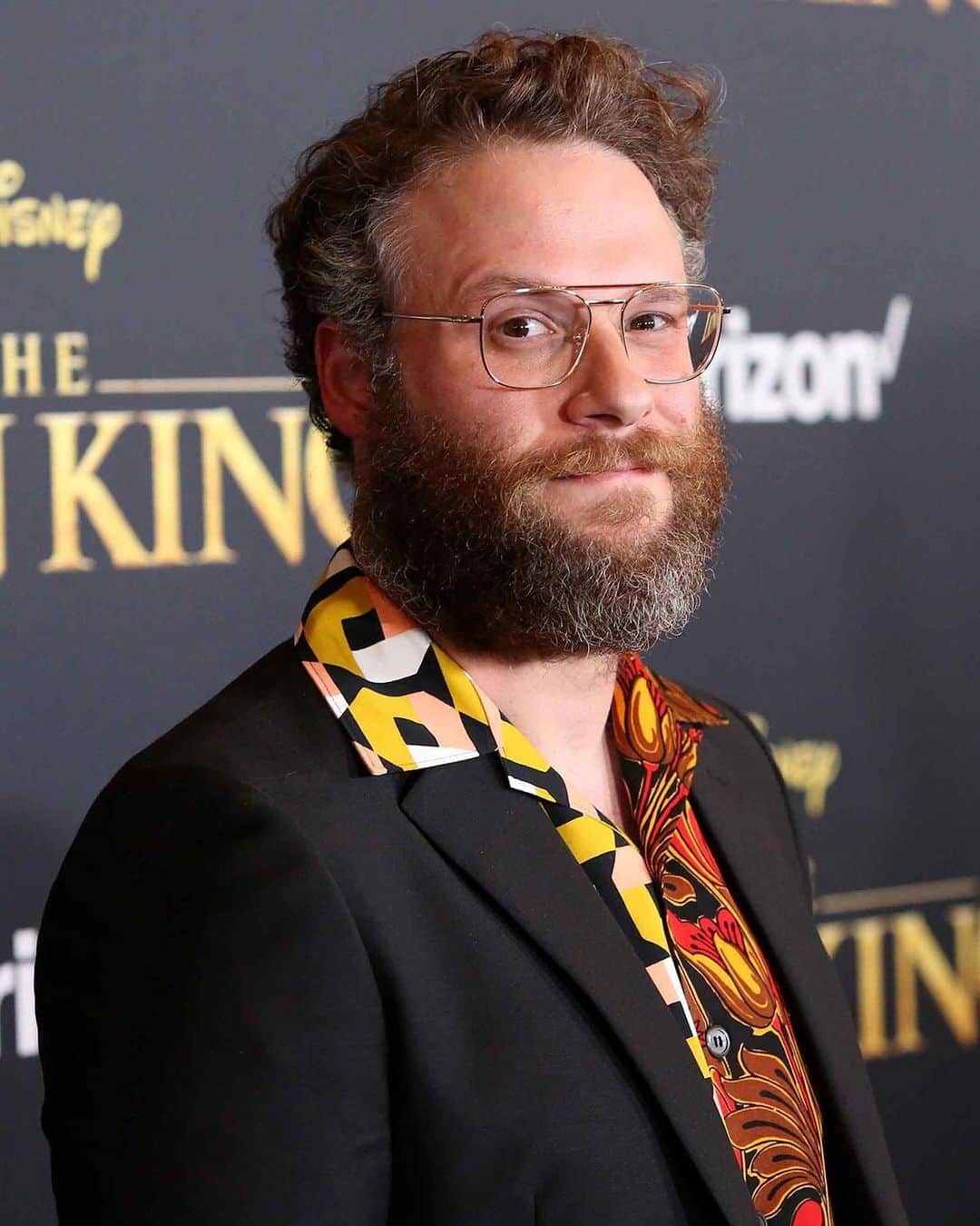 GQさんのインスタグラム写真 - (GQInstagram)「Sun’s out, collar’s out. @SethRogen knows exactly how to bring a quiet suit up to 2019 speed. See the 10 best dressed men of the week at the link in bio.」7月17日 1時21分 - gq