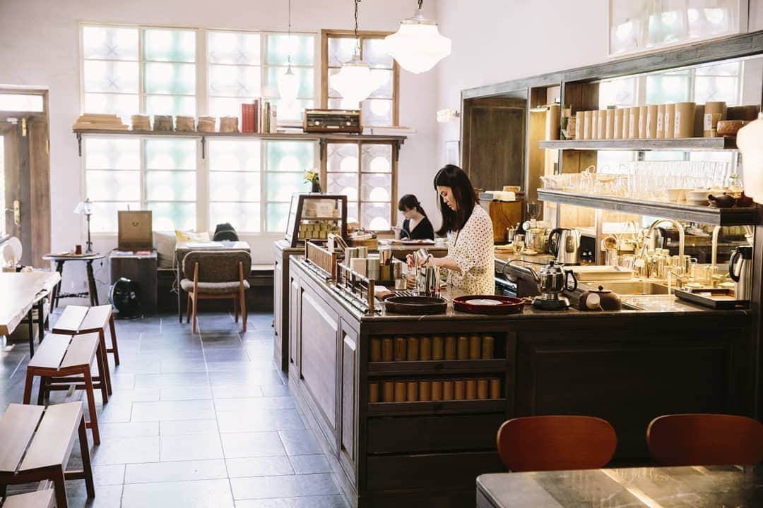 HereNowさんのインスタグラム写真 - (HereNowInstagram)「Sit back and relax at @koetsuteahouse , located at the foot of Shoushan, also known as Monkey Mountain, in the southwest area of Kaohsiung. 壽山腳下奉茶，安心也暖胃 Recommended by @sugar_ferry. . . .  #herenowcity #wonderfulplaces #beautifuldestinations #travelholic #travelawesome #traveladdict #igtravel #livefolk #instapassport #optoutside #光悦茶屋 #KoetsuTeahouse #kaohsiung #kaohsiungcity #kaohsiungfood #高雄 #台湾旅行 #台灣 #iseetaiwan #exploretaiwan #vscotaiwan #taiwangram #高雄美食 #高雄小吃 #高雄必吃 #早午餐 #美食 #小吃 #食記 #吃貨人生」7月16日 20時02分 - herenowcity