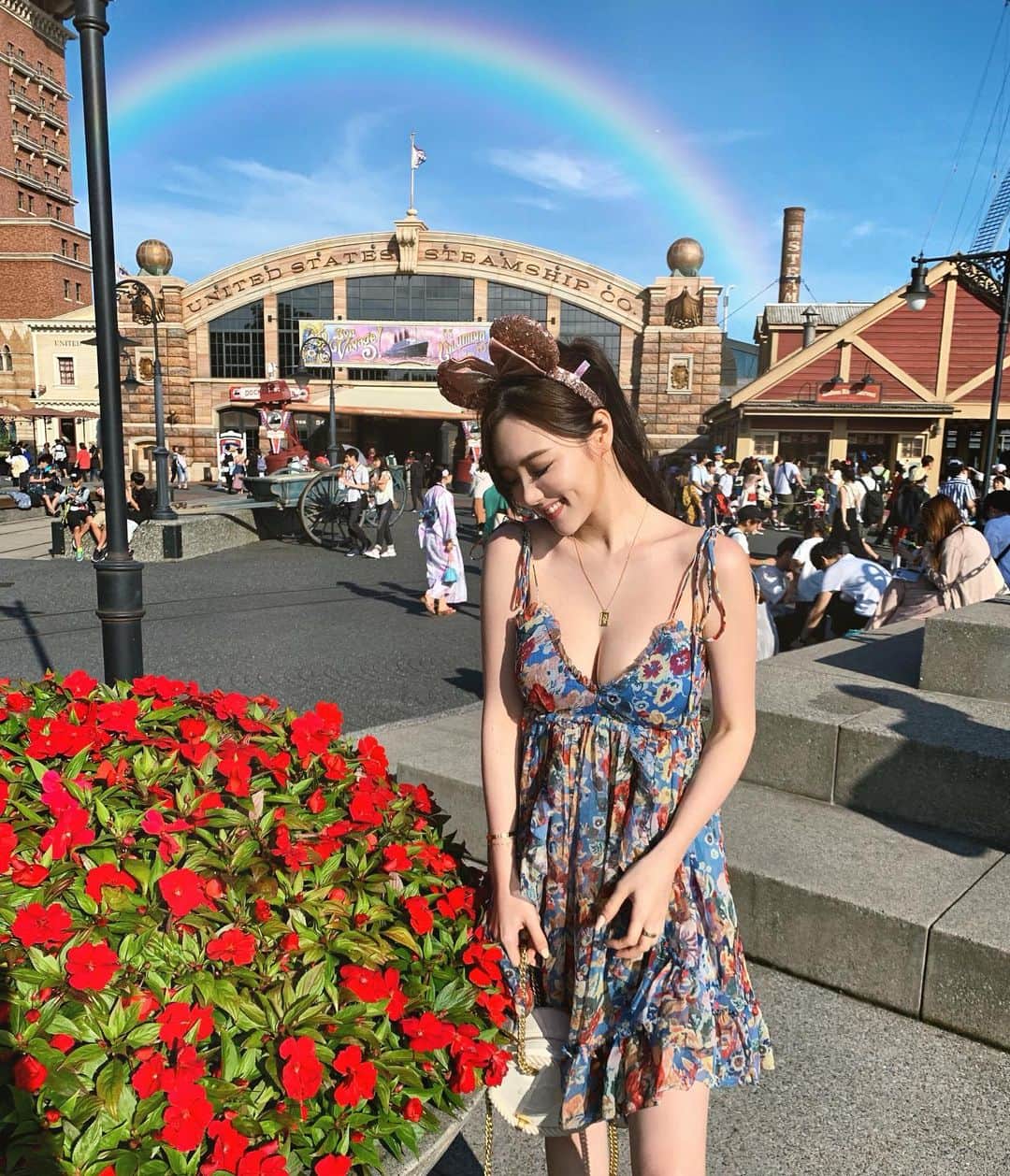kailynne Zhangのインスタグラム：「happy kid at DisneySea💙 #快樂的小張」