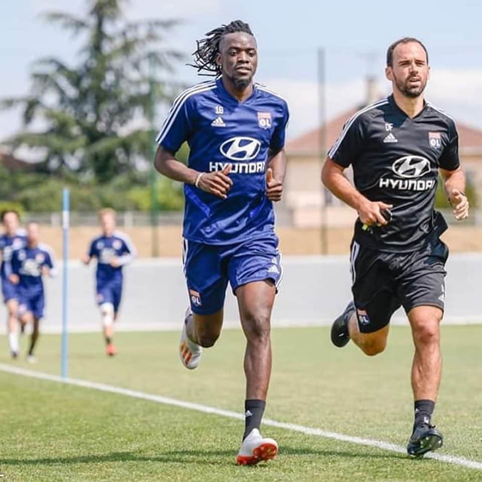 バートランド・トラオレさんのインスタグラム写真 - (バートランド・トラオレInstagram)「Retour au travail 🔴🔵 #happy to be back #TeamOL #Ato #Ato #10🇧🇫🦁」7月16日 20時34分 - bertrandtraore10