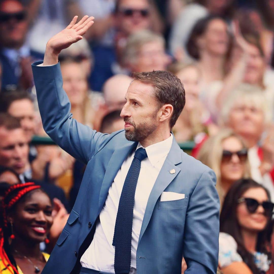 サッカー イングランド代表チームさんのインスタグラム写真 - (サッカー イングランド代表チームInstagram)「#Wimbledon ✅ #BritishGP ✅ #CWC19 ✅」7月16日 20時41分 - england