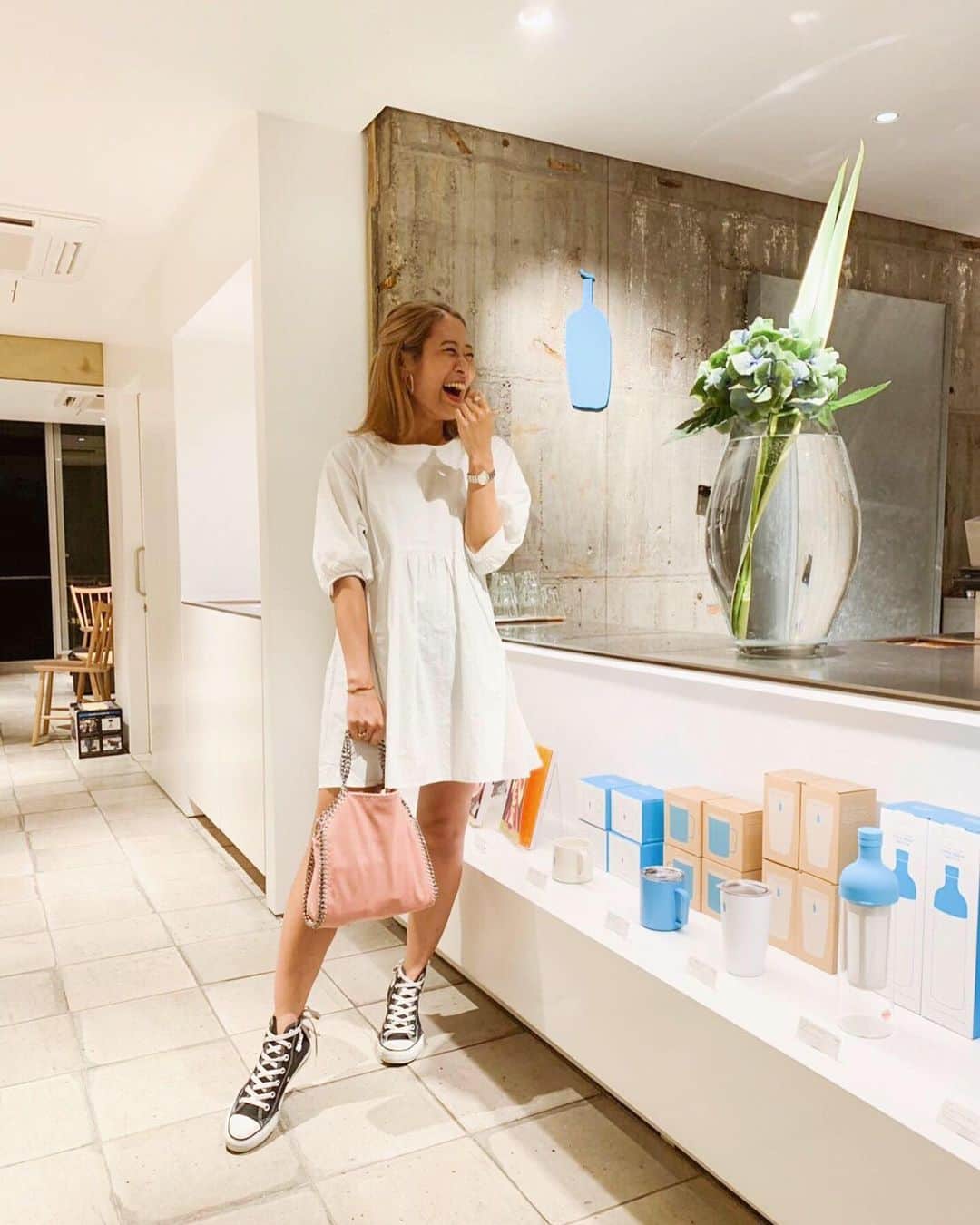のインスタグラム：「📍#bluebottlecoffee #三軒茶屋  三茶のブルーボトル、開放的でよかったな。 またゆっくり行きたい♡ (なにがそんなに楽しかったんだろう、笑いすぎ🤣🥺)」