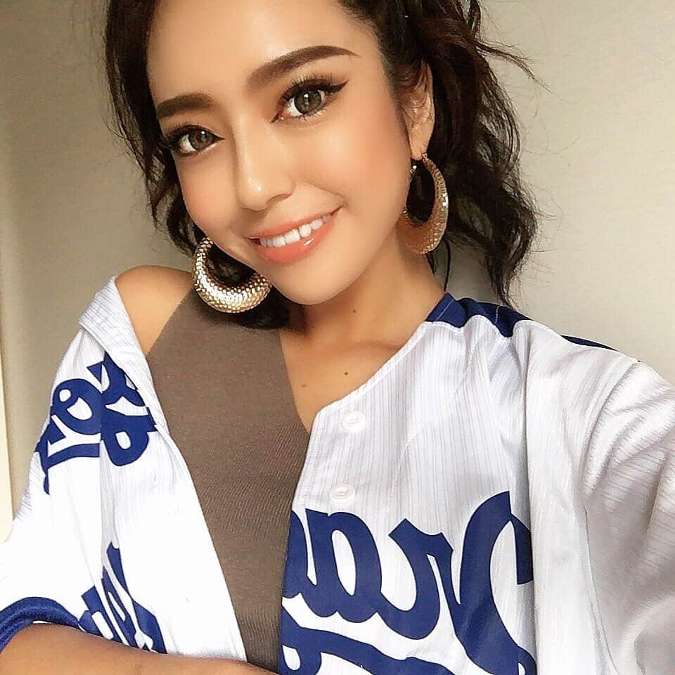 DJ Saya（さやまる）さんのインスタグラム写真 - (DJ Saya（さやまる）Instagram)「。 昨日はナゴヤドームへ ⚾️ . . いつもネット裏やったけど 今回初めての内野席 💕 近くで見たいけどこっちの方が 応援しとるの楽しい ❤︎ . . . . . . 中日vs阪神 どっちも好きやから なんか心苦しかった 😂 笑 . . . . . . #ナゴヤドーム #野球 #野球観戦 #加藤匠馬 #京田陽太 #中日ドラゴンズ #阪神タイガース」7月16日 20時50分 - saya_312y