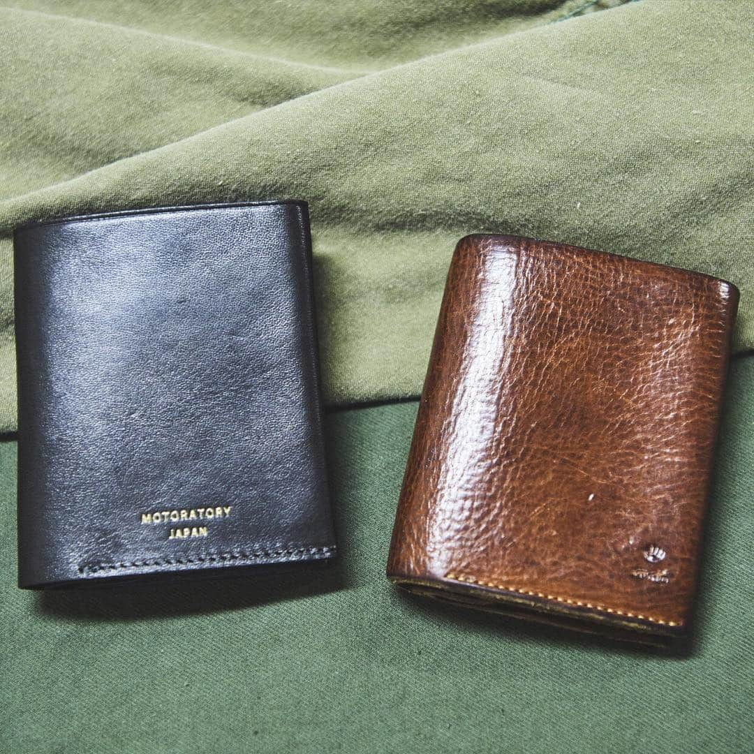 ビームスさんのインスタグラム写真 - (ビームスInstagram)「MOTORATORY × BEAMS PLUS Leather Wallet ・ 写真2枚目, 3枚目：アーカイブ 写真4枚目：7月末から開催するイベント用の別注サンプル * Photo the 2nd, 3rd : Archives * Photo the 4th : A sample of collab tote bag on the event on 7.27 Sat - 8.4 Sun. ・ 連載 PHILOSOPHY OF BEAMS PLUS vol.11 GUEST：Daisuke Motoike from LEATHER ARTS & CRAFTS MOTO ・ 7.27 Sat.- 8.4 Sun. イベント開催 期間中は＜BEAMS PLUS＞が型から別注したホースハイドのレザートートバッグを発売。ホースハイドの豊富なバリエーションに加え、ハンドペイントを施したモデルなど、本イベントのために製作したスペシャルな1点物のレザートートバッグが一堂に揃います。 ・ @beams_plus_harajuku @beams_mens_casual @motoleather ・ @beams_plus_yurakucho #moto #motoratory #beams #beamsplus #leather #wallet  #philosophy」7月16日 21時13分 - beams_official