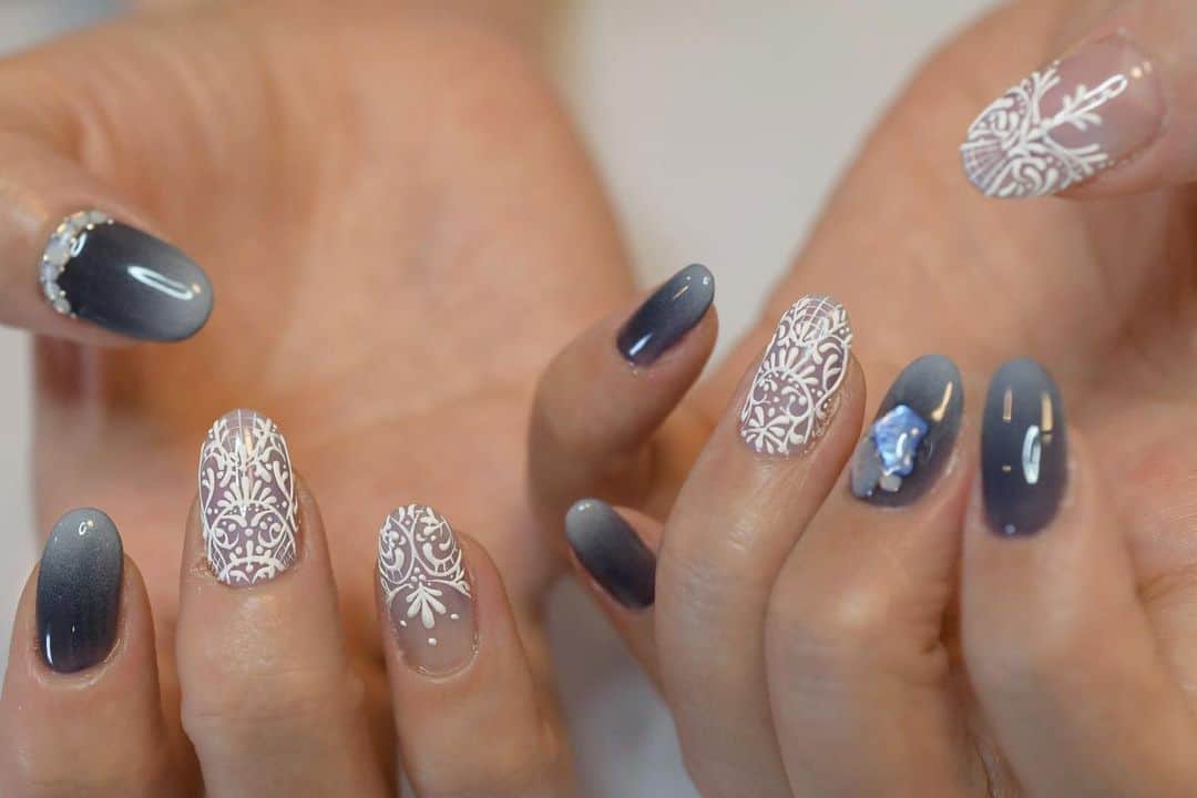 Yuka Maeda ::manicurelistのインスタグラム：「. . 大阪市北区 梅田.中崎町.駅から徒歩7分🚶‍♀️ CADENAS nail eyelash  マツエクアカウント @cadenaseyelash LINE:@ cadenas 🆔検索🙋‍♀️ tel:06-4792-8617. cadenas.nail@gmail.com. . #ネイル #ジェルアート #大人かわいい #梅田ネイル #堂山町 #大人ネイル #個性派ネイル #クリアネイル #ジェルネイル #nail #notd #ニュアンスネイル #instanail #ワンカラー #春ネイル  #ネイルデザイン #ongels #美甲 #osaka  #ジェルデザイン #cadenas #指甲 #spring #Insatnails #fashion #シアーネイル #うる艷ネイル #トレンドネイル  #ブライダルネイル #手書きレース」