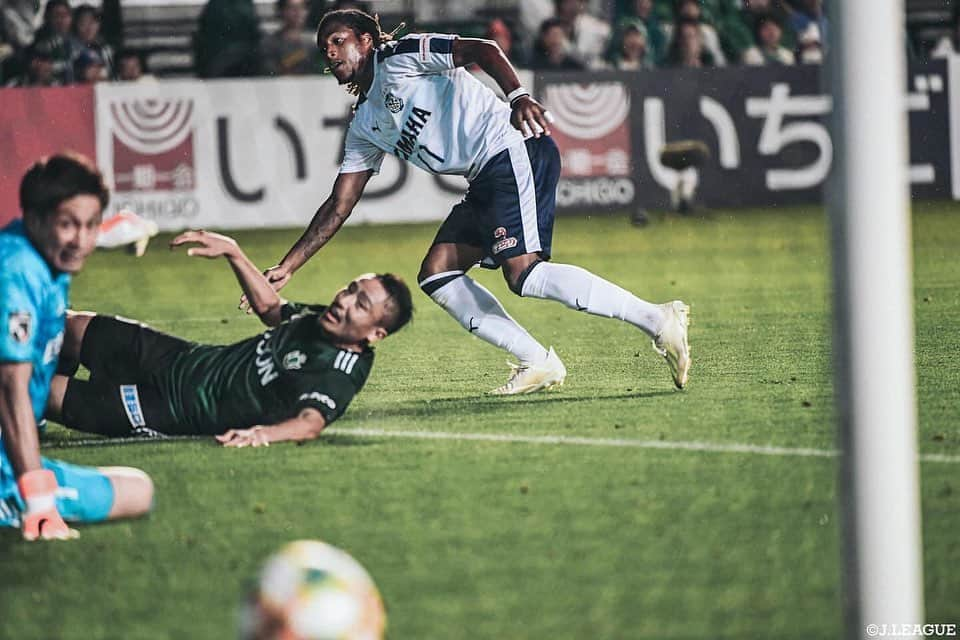 Ｊリーグさんのインスタグラム写真 - (ＪリーグInstagram)「Play Back JLEAGUE⚽️📺 ﻿ ﻿ ﻿ 🏆 #明治安田生命Ｊ１リーグ 第１９節﻿ 印象的なシーンをプレイバック💫﻿ ﻿ #Ｊリーグ﻿ #jleague ﻿ ﻿ ﻿ ﻿ ﻿ #ガンバ大阪 #ファンウィジョ﻿ #湘南ベルマーレ #杉岡大暉﻿ #川崎フロンターレ #齋藤学﻿ #大分トリニータ #オナイウ阿道﻿ #横浜Fマリノス #遠藤渓太﻿ #川崎フロンターレ #中村憲剛﻿ #サンフレッチェ広島 #荒木隼人﻿ #鹿島アントラーズ﻿ #ジュビロ磐田 #ロドリゲス﻿ #セレッソ大阪 #ブルーノメンデス」7月16日 21時31分 - jleaguejp