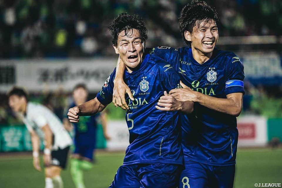 Ｊリーグさんのインスタグラム写真 - (ＪリーグInstagram)「Play Back JLEAGUE⚽️📺 ﻿ ﻿ ﻿ 🏆 #明治安田生命Ｊ１リーグ 第１９節﻿ 印象的なシーンをプレイバック💫﻿ ﻿ #Ｊリーグ﻿ #jleague ﻿ ﻿ ﻿ ﻿ ﻿ #ガンバ大阪 #ファンウィジョ﻿ #湘南ベルマーレ #杉岡大暉﻿ #川崎フロンターレ #齋藤学﻿ #大分トリニータ #オナイウ阿道﻿ #横浜Fマリノス #遠藤渓太﻿ #川崎フロンターレ #中村憲剛﻿ #サンフレッチェ広島 #荒木隼人﻿ #鹿島アントラーズ﻿ #ジュビロ磐田 #ロドリゲス﻿ #セレッソ大阪 #ブルーノメンデス」7月16日 21時31分 - jleaguejp