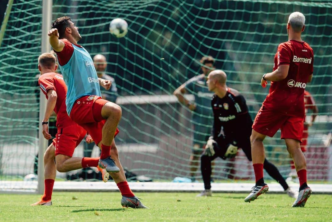 バイエル・レバークーゼンさんのインスタグラム写真 - (バイエル・レバークーゼンInstagram)「☄️ #VOLLAND! 💥 ⚽️ #B04inAustria 🇦🇹」7月16日 21時48分 - bayer04fussball