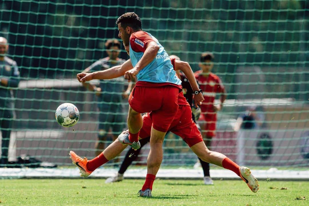 バイエル・レバークーゼンさんのインスタグラム写真 - (バイエル・レバークーゼンInstagram)「☄️ #VOLLAND! 💥 ⚽️ #B04inAustria 🇦🇹」7月16日 21時48分 - bayer04fussball