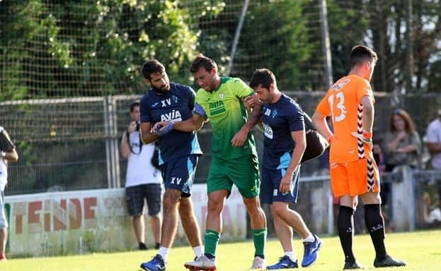 セルジ・エンリクのインスタグラム：「Contento dentro de lo malo😅. Trabajaré duro para estar de vuelta lo antes posible.🙏🚑」