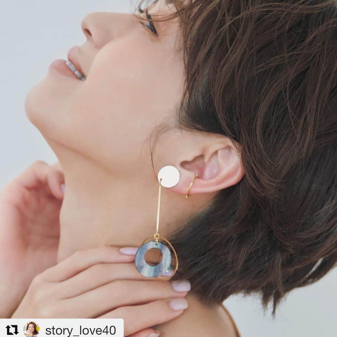 畑野ひろ子のインスタグラム：「撮影してから、イヤカフがずっと気になってます。  #story8月号  #storymag #storyweb #大人イヤリング  #イヤカフ」