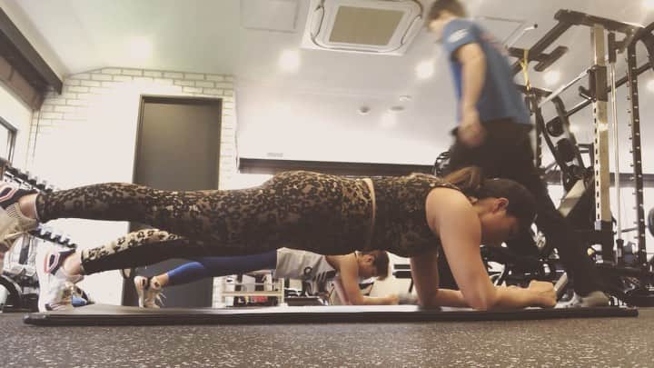 のインスタグラム：「#entiregym #mayasaya #personaltraining #training #swimmer #bodymake #adidas #adidastokyo #adidastwins #twins #reebok #newera #egaodo #目指す5分 #体幹トレーニング #トレーニング #まやさや #artisticswimming #artisticswimmer  @egaodo.hideto.fukuda  @egaodo.trainer.team  @inoue.egaodo.entire  @entire.gym  @entire.egaodo  @egaodo_noborito  @w.tsukapon  @egaodo_koyuchan_gram  @adidastokyo  @adidas  @reebokjp  @neweracap  @newerajapan  @egaodo1234」