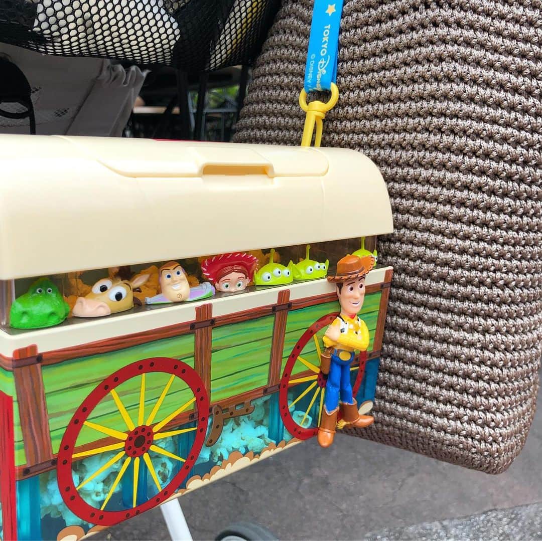 伊藤羽仁衣さんのインスタグラム写真 - (伊藤羽仁衣Instagram)「息子の大好きな #toystory を見に Disneylandへ♡ どんどんお喋りしたりコミュニケーションをとれるのが楽しくてたまらない…❤️ #myson #disneyland #hanyito #chany #2歳半」7月16日 22時14分 - hanyito