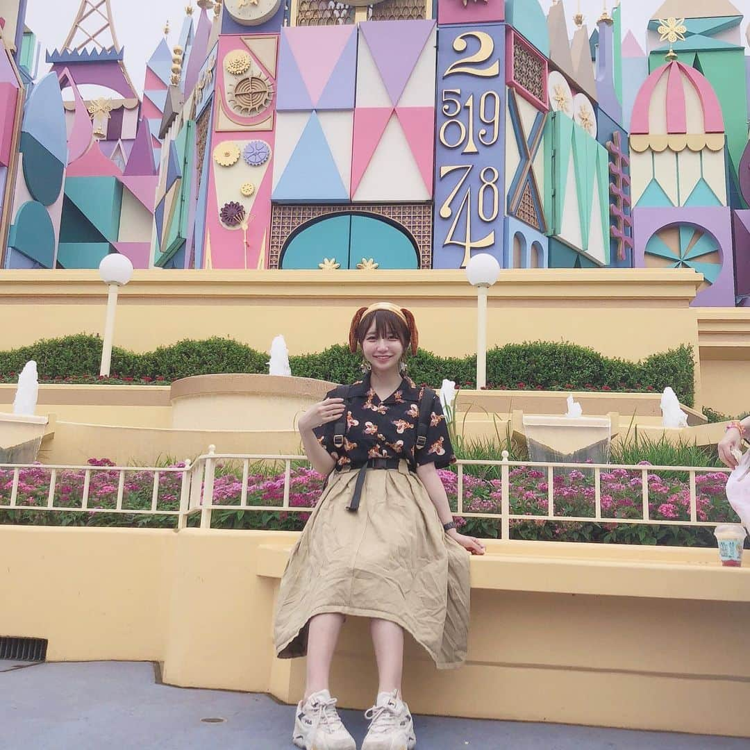 雨宮伊織のインスタグラム：「エレクトリカルパレード見て泣きそうになる25歳夏  #ディズニーランド #disneyland #fila」