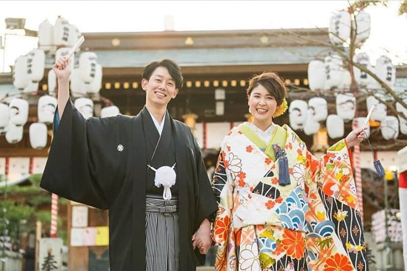 juno_jinjakonさんのインスタグラム写真 - (juno_jinjakonInstagram)「. JUNO神社婚では、結婚式当日もゆっくりお写真撮影をしていただけるよう、余裕をもってスケジューリングしています。 見るたびに幸せな気持ちになるようなお写真を、たくさん残していただけたら嬉しく思います。 . 【JUNO神社婚相談会】﻿ 毎週月・木・土・日 10時～18時﻿ JUNO天神本店、JUNO熊本店にて神社相談会を行っております。﻿ ※予約制になります。﻿ ・白無垢、色打掛合わせのご案内﻿ ・プランご説明　（プラン12万円～）﻿ ・当日までの流れ﻿ ・当日神社でのサポート内容﻿ ・お食事のご案内﻿ etc... 何でもご相談下さい。﻿ △ご予約方法△﻿ @juno_jinjakon ホーム画面のURL﻿ よりお待ちしております。﻿ *﻿ -----------------------------------------﻿ 【JUNO（ジュノ）】では福岡・熊本で#神社婚  をプロデュースしています。 *﻿ ﻿ #juno神社婚#juno和婚﻿ *﻿ *﻿ ☏0120-791-259﻿ 天神本店・熊本店にて受付中﻿ *﻿ ≪福岡≫プロデュース可能な神社﻿ #護国神社﻿ #住吉神社﻿ #櫛田神社﻿ #太宰府天満宮﻿ #警固神社﻿ #香椎宮﻿ #宮地嶽神社 ﻿ 宗像大社﻿ *﻿ ≪熊本≫  プロデュース可能な神社﻿ #加藤神社﻿ #健軍神社 ﻿ #藤崎八旛宮﻿ #阿蘇神社﻿ #出水神社 *﻿ *﻿ *﻿ #福岡花嫁#熊本花嫁 #和婚#神社式 ﻿ #色打掛#和装ヘア  #福岡神社#福岡神社結婚式  #j洋髪 #プレ花嫁 #大人花嫁#和装前撮り#ウェディングフォト」7月16日 22時30分 - juno_jinjakon