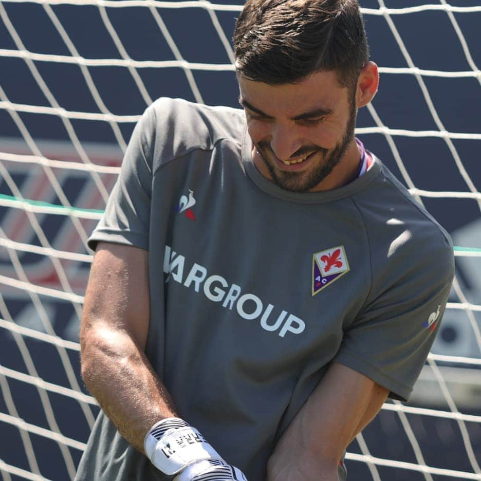 ACFフィオレンティーナさんのインスタグラム写真 - (ACFフィオレンティーナInstagram)「#Chicago 🗓matchday Last training before 🇮🇹🇲🇽#FiorentinaChivas 🏟️SeatGeek Stadium 🇺🇸 ⏲️Kick-off 16th July, 8pm 🏆@intchampionscup #ForzaViola Fiorentina VS @chivas」7月16日 22時54分 - acffiorentina