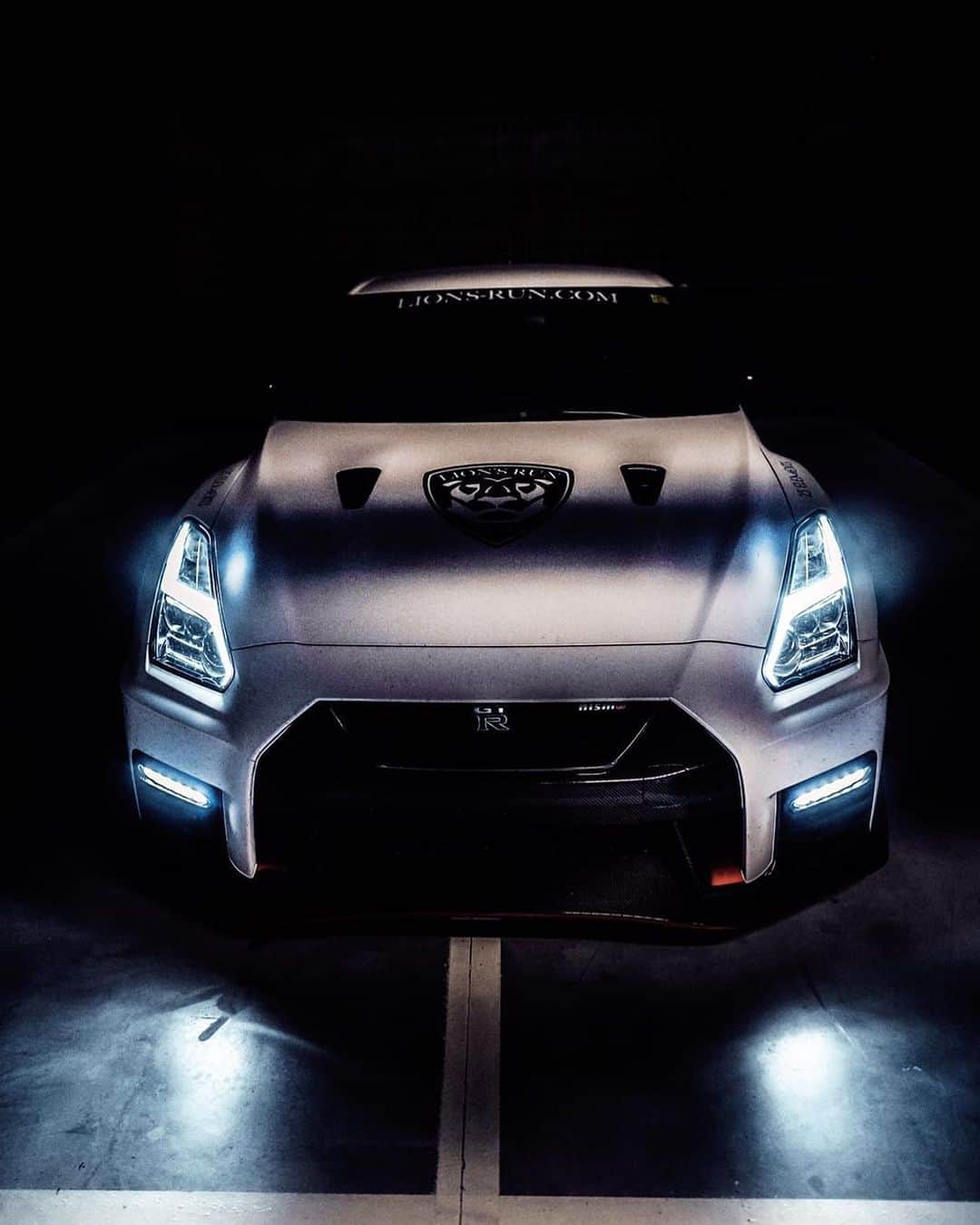 CarsWithoutLimitsさんのインスタグラム写真 - (CarsWithoutLimitsInstagram)「Would you purchase a Nismo GTR Follow @lionsrun_official on an epic journey from Rome to Budapest!」7月16日 23時01分 - carswithoutlimits
