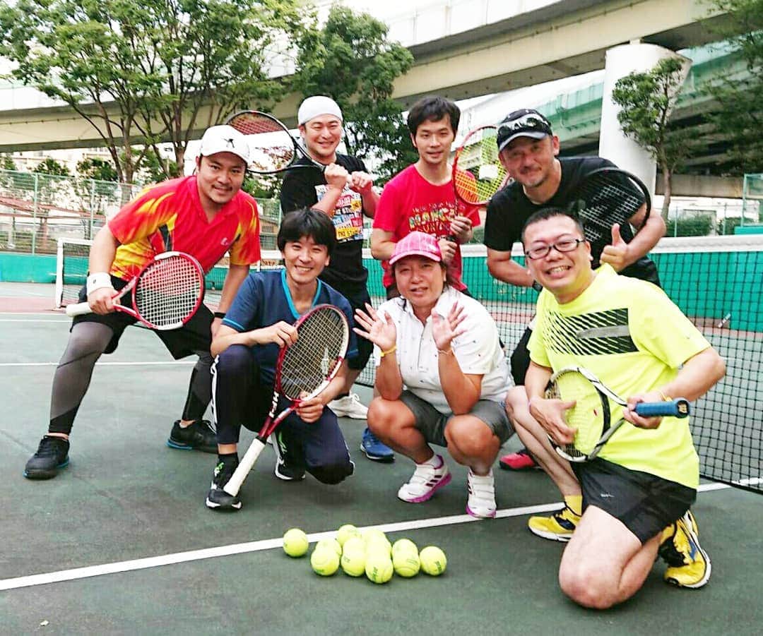 町田星児さんのインスタグラム写真 - (町田星児Instagram)「芸人さん、関係者さん、テニス始めませんか？……と、ここまで書いて思い出した。前回の投稿で後輩のアシダヒモビッチが興味を示してたのに、誘うの忘れてた！」7月16日 23時05分 - machidaseiji