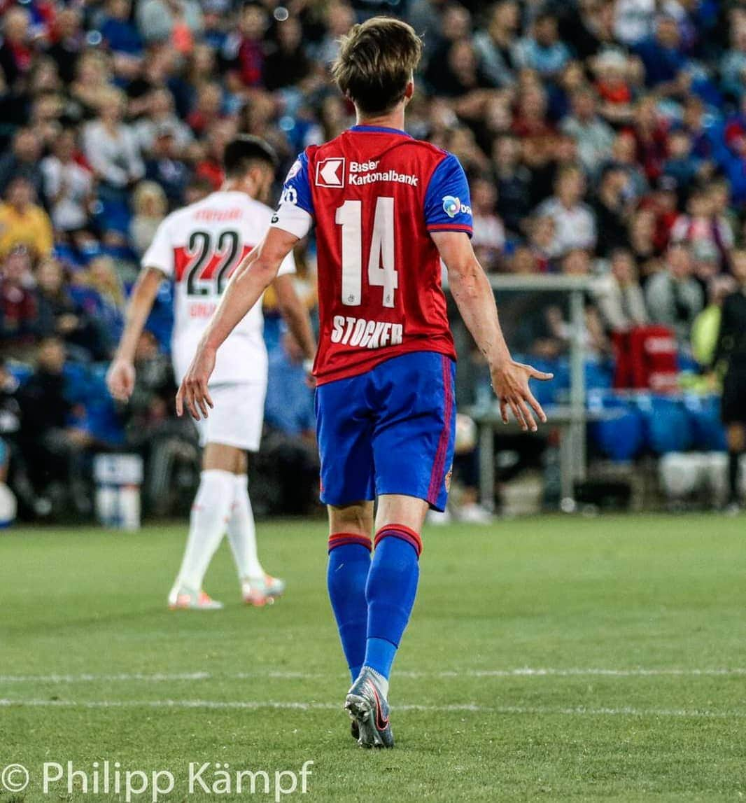 ヴァレンティン・シュトッカーさんのインスタグラム写真 - (ヴァレンティン・シュトッカーInstagram)「Prepared 🔴🔵 #VS14 #NewSeason #LetsGo @fcbasel1893」7月16日 23時35分 - vstocker89