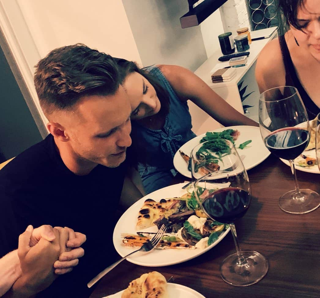 ローラ・オスさんのインスタグラム写真 - (ローラ・オスInstagram)「Already missing this crew and the fun in the sun, rejuvenating rest, epic mealtimes, and fulfilling fellowship from last weekend. Grateful for memory-making with these fine humans and every summer escape to the @lakesidelookout!」7月16日 23時28分 - lauraosnes