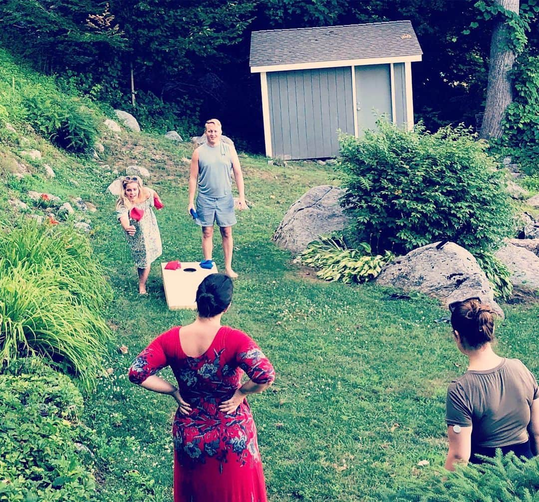 ローラ・オスさんのインスタグラム写真 - (ローラ・オスInstagram)「Already missing this crew and the fun in the sun, rejuvenating rest, epic mealtimes, and fulfilling fellowship from last weekend. Grateful for memory-making with these fine humans and every summer escape to the @lakesidelookout!」7月16日 23時28分 - lauraosnes