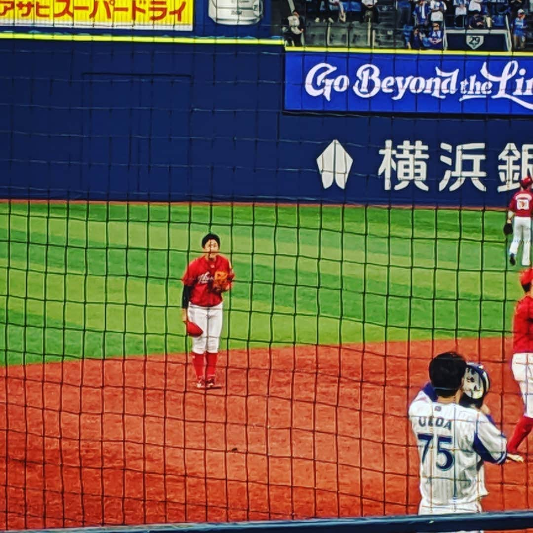 磯部正文さんのインスタグラム写真 - (磯部正文Instagram)「スタメン出場の小園くん 試合開始直前に両軍ベンチへ向かって帽子をとってよろしくお願いします をほっこりと見届けて  敗戦ではありましたが小園くん2安打や誠也&バティのHRなどシーズン後半に向けて打線も上向きになること期待  New Balance阿部くんと共に観戦  そして2日前の広島 坂町復興音楽フェスティバルでスタッフとして献身的な働きをしていたCBくんと球場で再会の奇跡」7月16日 23時42分 - masafumiisobe