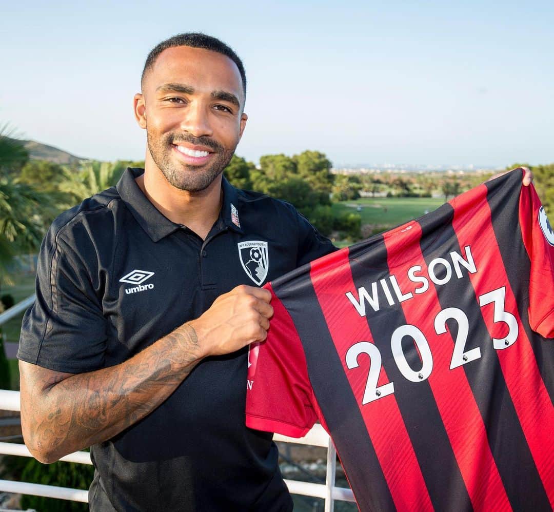 AFCボーンマスさんのインスタグラム写真 - (AFCボーンマスInstagram)「Four more years of this man 🔥🔥🔥 We’re delighted to announce that @callumwilson has signed a new contract, which will keep him at the club until 2023 📝 #afcb 🍒」7月13日 4時01分 - afcb