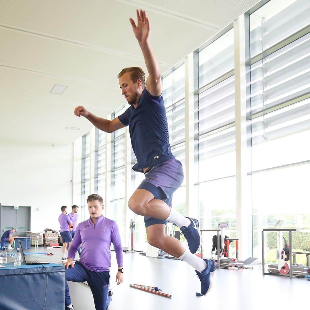 ハリー・ケインのインスタグラム：「2019/20 starts now 💪 #COYS」