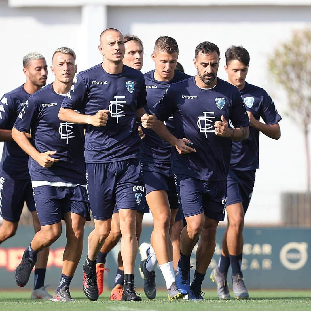 エンポリFCさんのインスタグラム写真 - (エンポリFCInstagram)「Azzurri in campo questo pomeriggio al Sussidiario; domani di nuovo doppia seduta, domenica al lavoro solo al mattino 📸📸📸 #Day5」7月13日 2時42分 - empoli_fc_official