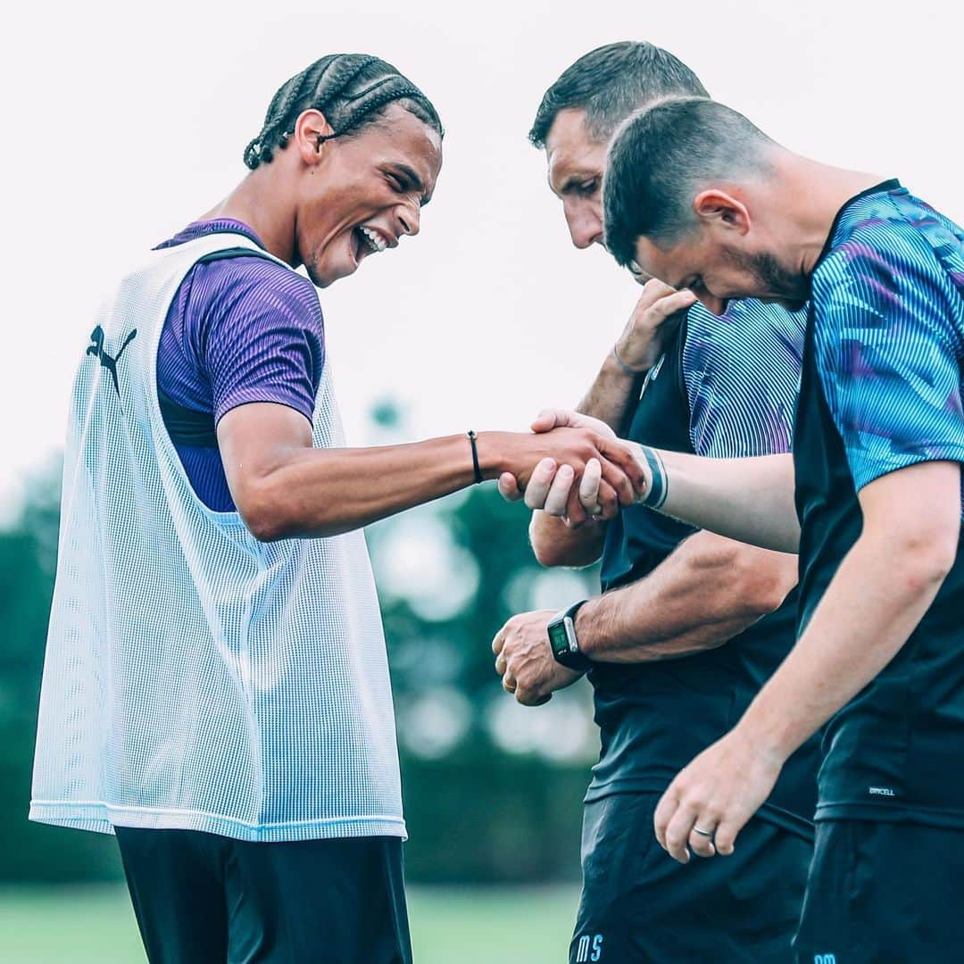 マンチェスター・シティFCさんのインスタグラム写真 - (マンチェスター・シティFCInstagram)「Loving the braids, @leroysane19 🔥 . #mancity」7月13日 2時43分 - mancity