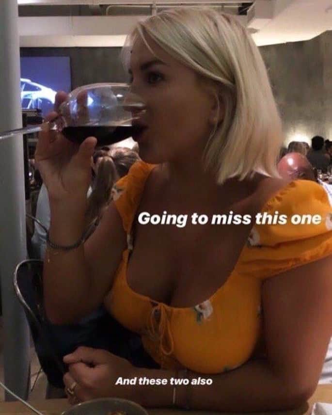 カルロス・テベスのインスタグラム：「@driesmertens in his story 😂😂😂」