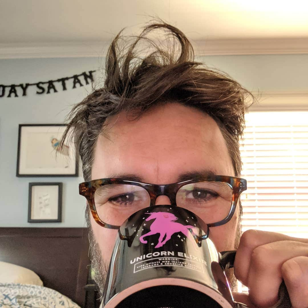 ウィル・ウィトンさんのインスタグラム写真 - (ウィル・ウィトンInstagram)「This morning's bedhead is ready for it.」7月13日 3時10分 - itswilwheaton