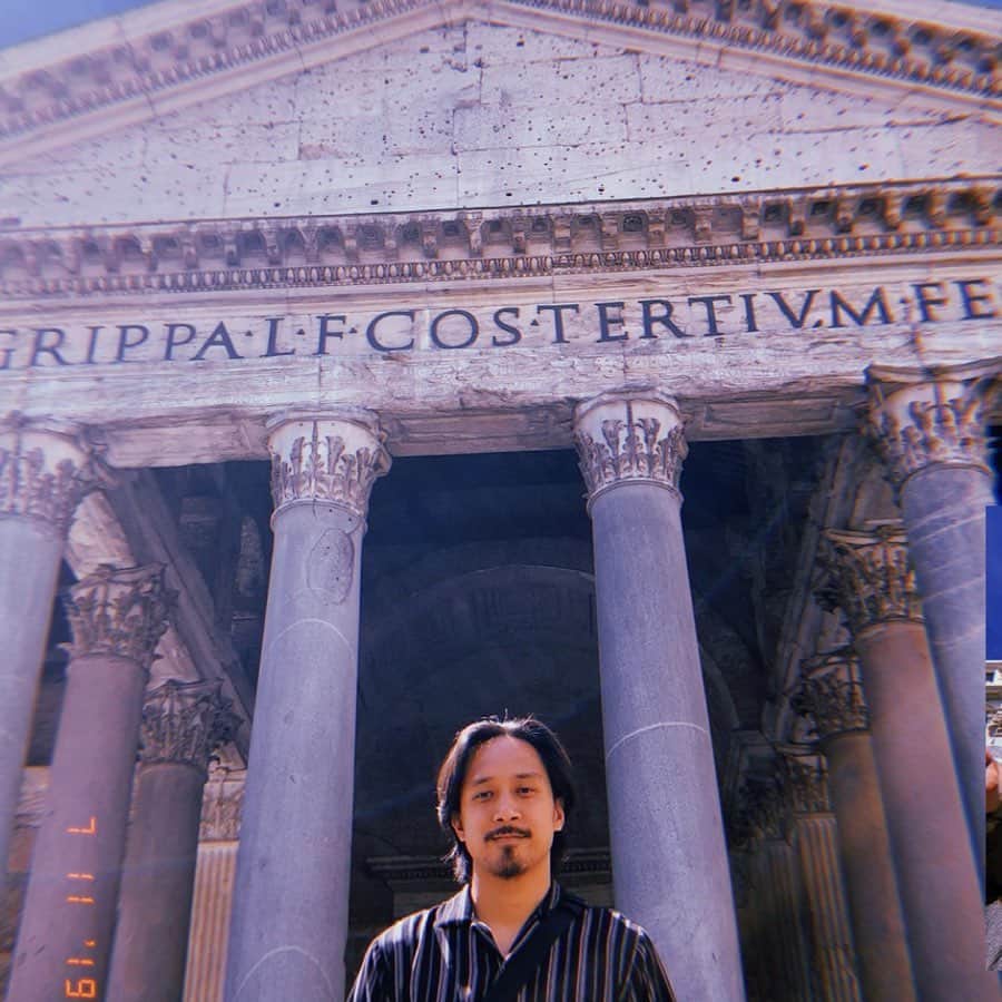 のインスタグラム：「Full Tourist Mode 🇮🇹 was taught a few bad words in Italian, thanks @junquemado 😬🙊 I took a local bus, threw a coin in a really beautiful fountain, saw the Pantalon...I mean Pantheon🤦🏻‍♂️😂( @antonio_fab19 ) Epic to say the least, for real breathtaking 😦 #ipik #Italy #Rome」