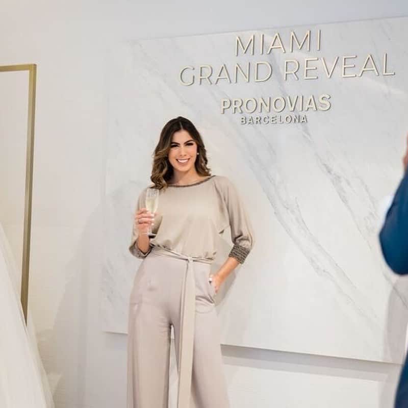 Pronoviasさんのインスタグラム写真 - (PronoviasInstagram)「Some of the best moments of the opening event of #PronoviasMiami ! Visit the store and find your dream dress while living an incredible #PronoviasExperience」7月13日 3時32分 - pronovias